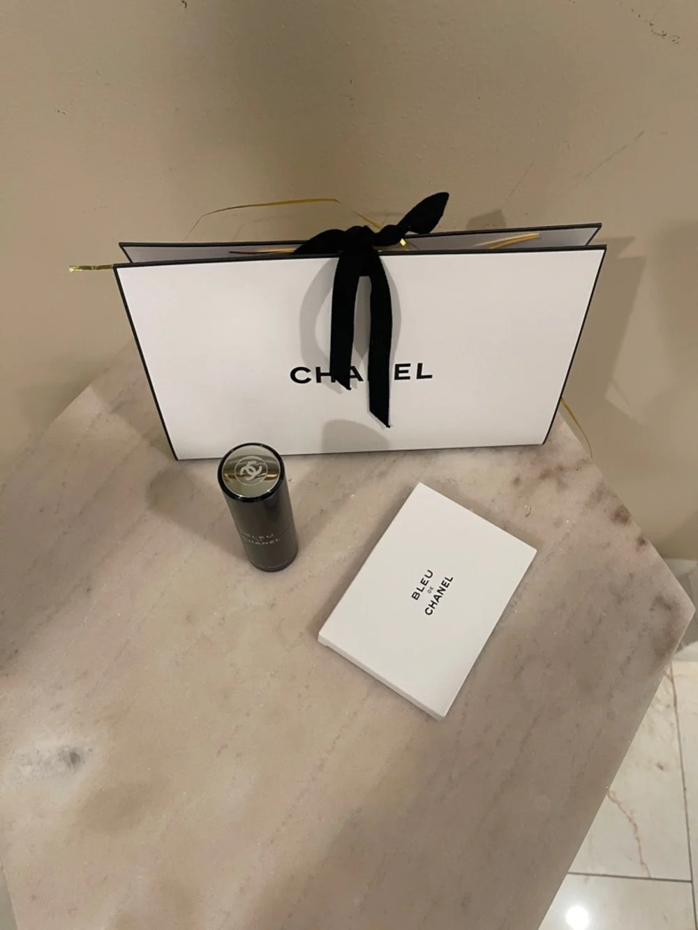 CHANEL De Bleu Twist Eau De Parfum Black Leather Card Holder